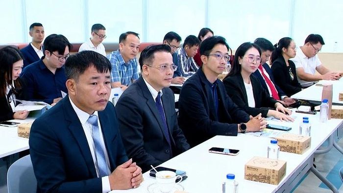 Các đại biểu, doanh nghiệp tham dự buổi tọa đàm.