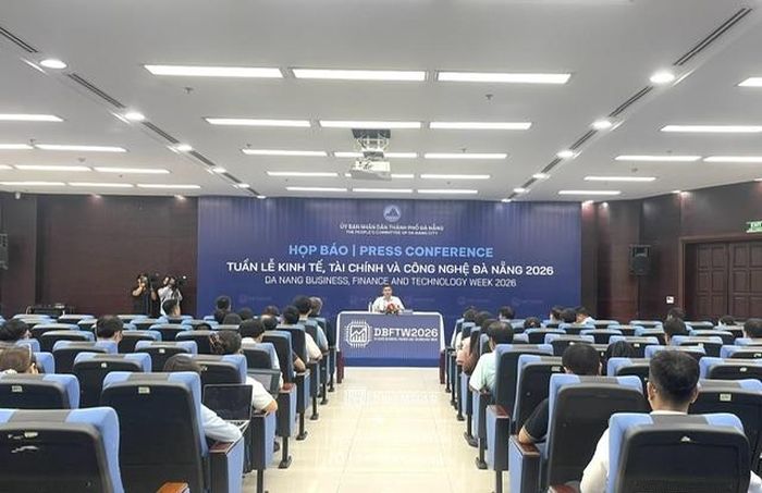 Toàn cảnh buổi họp báo. Ảnh Ngô Anh Văn