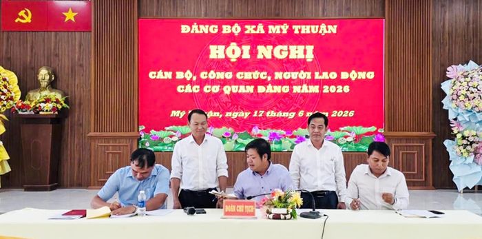 Các cơ quan Đảng xã Mỹ Thuận ký kết giao ước thi đua năm 2026.
