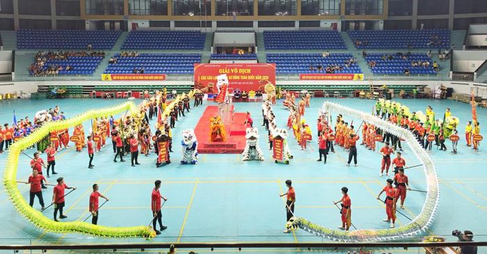 Tiết mục khai mạc của các đoàn vận động viên tại Giải.