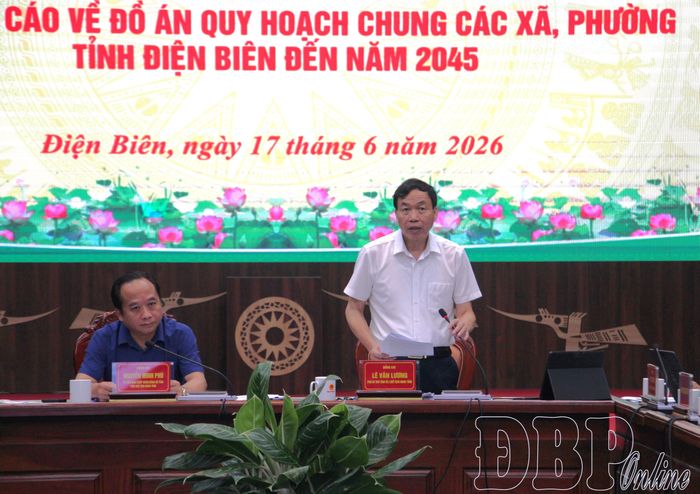 Chủ tịch UBND tỉnh Lê Văn Lương phát biểu tại hội nghị.