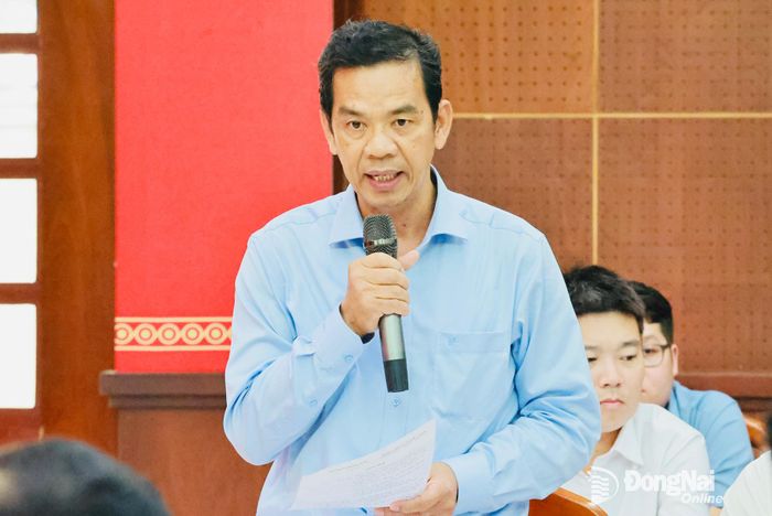 Ủy viên Ban Thường vụ Thành ủy, Chủ nhiệm Ủy ban Kiểm tra Thành ủy Trần Trung Nhân phát biểu tại buổi làm việc. Ảnh: Công Nghĩa