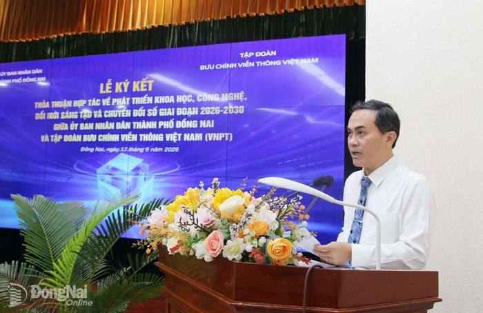 Ủy viên Ban Thường vụ Thành ủy, Phó Chủ tịch UBND thành phố Đồng Nai Lê Trường Sơn phát biểu tại buổi lễ. Ảnh: Hải Quân