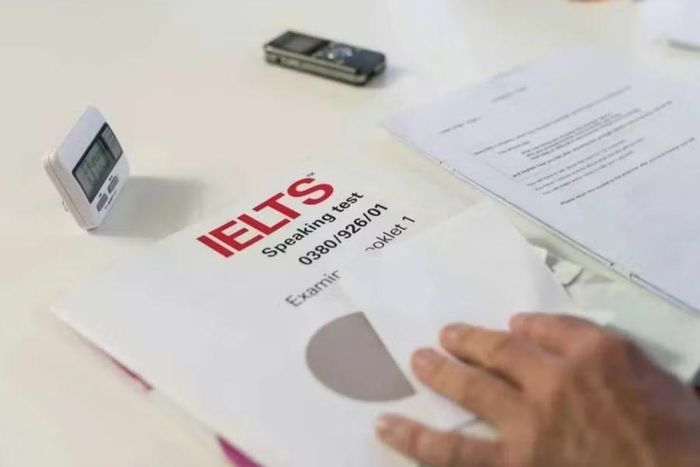 IELTS là bài thi tiếng Anh phổ biến cho những người không nói tiếng Anh bản xứ. Ảnh: BC/Znews