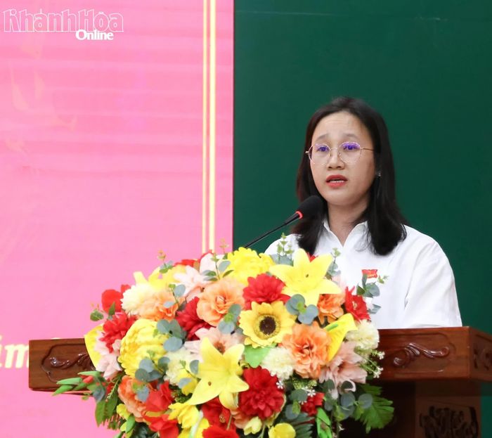 Đại biểu HĐND tỉnh báo cáo với cử tri kết quả các kỳ họp của HĐND tỉnh khóa VIII.
