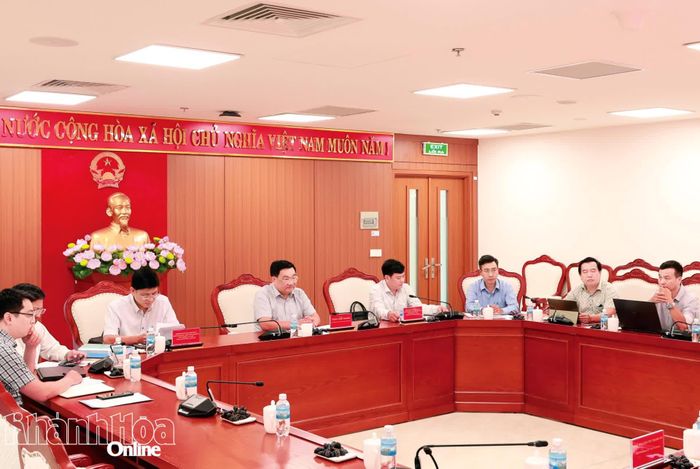 Quang cảnh buổi làm việc.