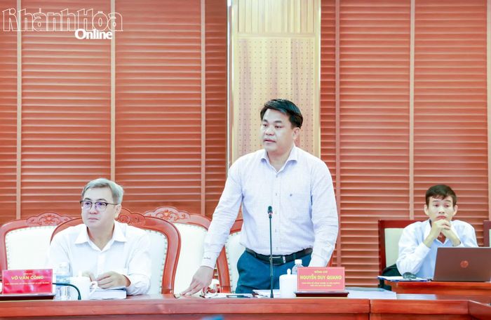 Lãnh đạo Sở Nông nghiệp và Môi trường, Phó Chủ tịch Hội đồng phát biểu tại cuộc họp.