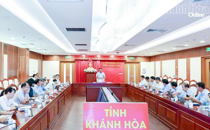 Quang cảnh cuộc họp.