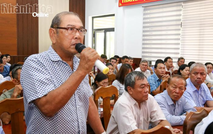 Cử tri phường Đông Hải nêu ý kiến, kiến nghị.