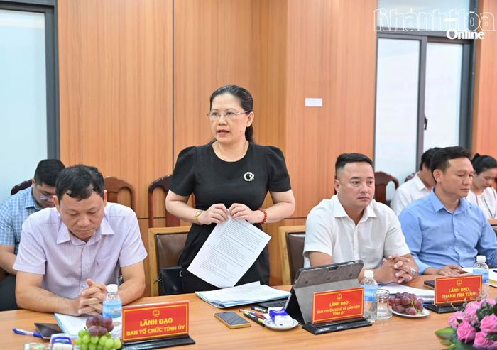 Lãnh đạo Ban Tuyên giáo và Dân vận Tỉnh ủy phát biểu tại buổi làm việc.