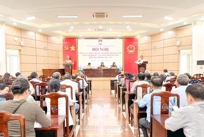Quang cảnh buổi tiếp xúc.