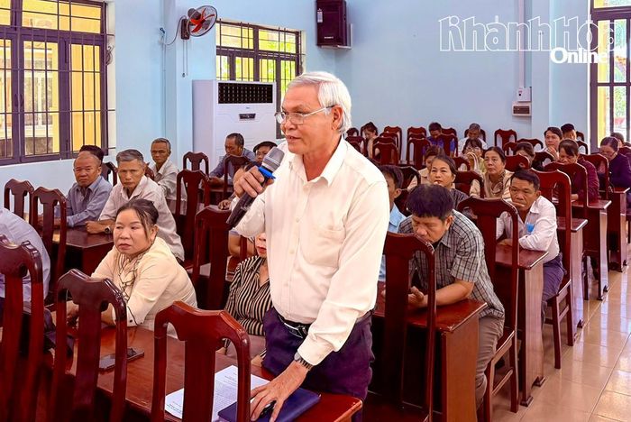 Cử tri xã Tân Định kiến nghị một số vấn đề đang được Nhân dân quan tâm.