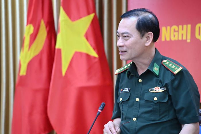 Đại tá Nguyễn Văn Hưng - Bí thư Đảng ủy, Chính ủy Ban Chỉ huy BĐBP Lai Châu phát biểu kết luận hội nghị.