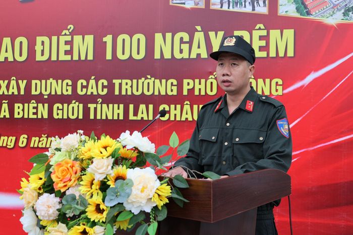 Cán bộ, chiến sĩ Công an tỉnh phát biểu tại lễ ra quân.