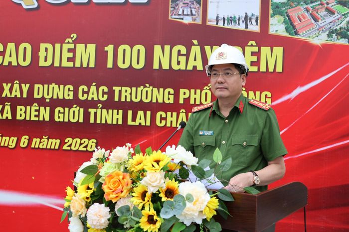 Đại tá Phạm Hải Đăng – Phó Giám đốc Công an tỉnh phát biểu tại lễ ra quân.
