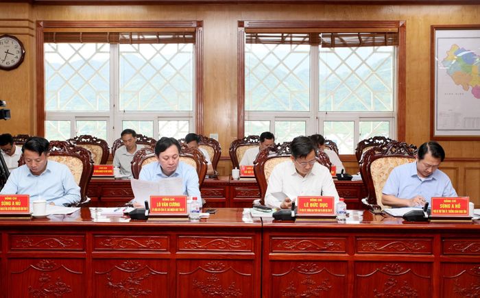 Đại biểu dự cuộc họp. 