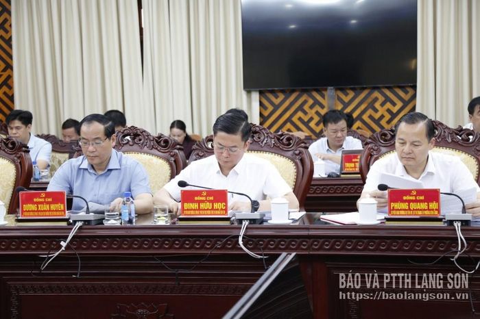 Các đồng chí thành viên BCĐ dự hội nghị