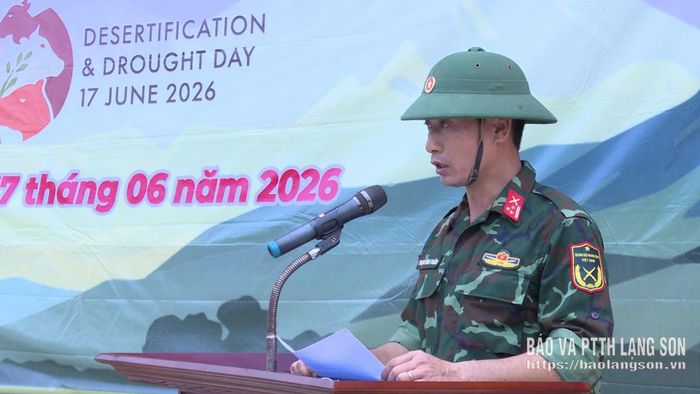 Trung đoàn trưởng Trung đoàn 123 phát biểu hưởng ứng tại buổi lễ