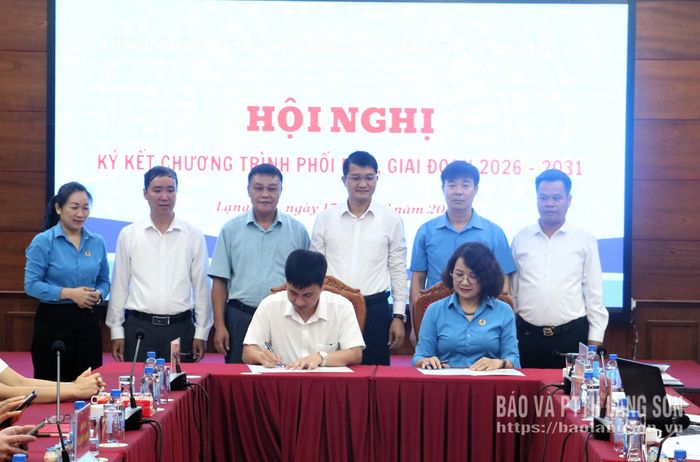 Đại diện các đơn vị tham gia ký kết