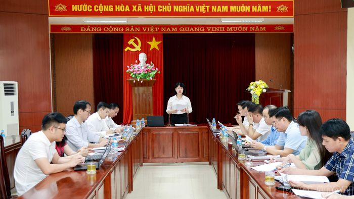Quang cảnh cuộc họp.