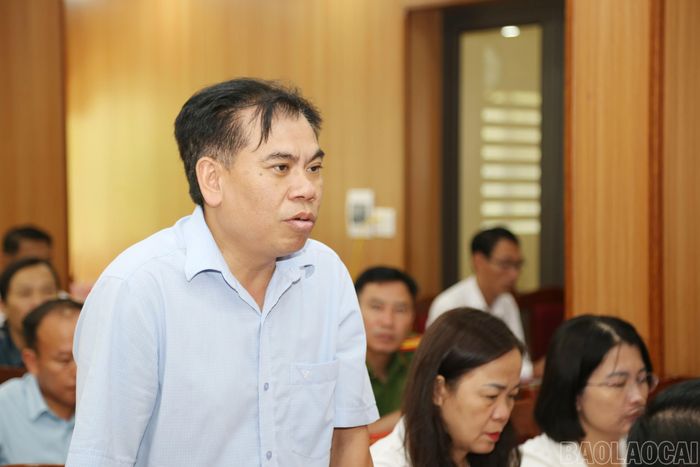 Chủ tịch UBND xã Si Ma Cai Lưu Đình Hạnh nêu đề xuất, kiến nghị.