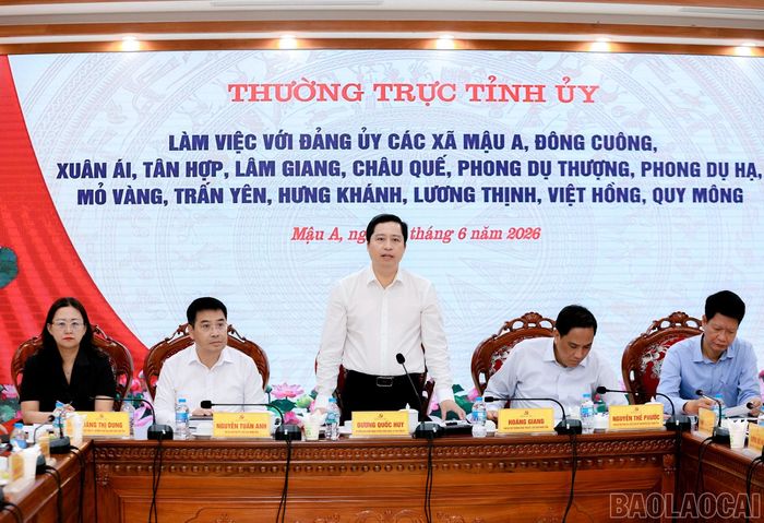 Đồng chí Bí thư Tỉnh ủy Dương Quốc Huy định hướng tại buổi làm việc.