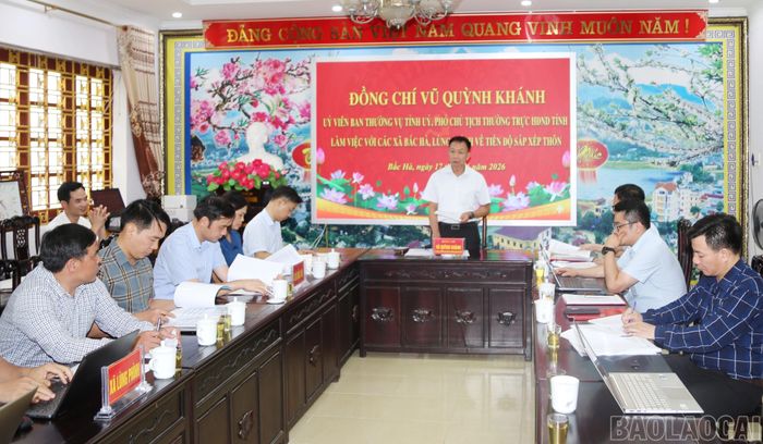 Quang cảnh buổi làm việc.