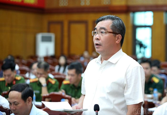 Lãnh đạo các ban, sở, ngành của tỉnh phát biểu tại buổi làm việc.