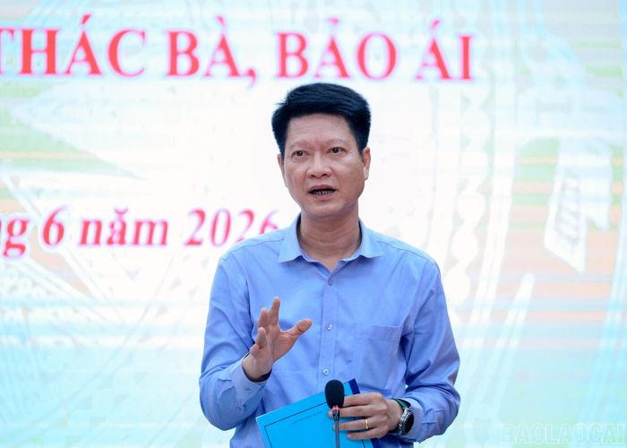 Các đồng chí Thường trực Tỉnh ủy phát biểu tại buổi làm việc.