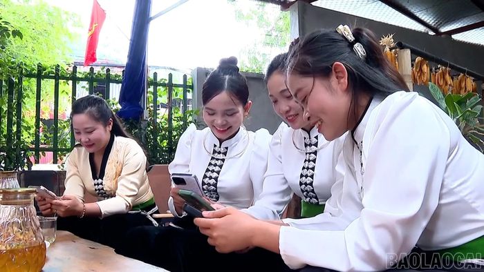 Phụ nữ Lào Cai tích cực tham gia chuyển đổi số, rút ngắn khoảng cách vùng miền.