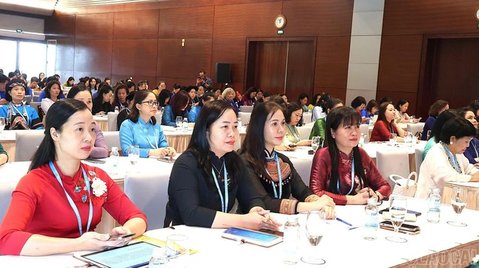 Đoàn đại biểu của tỉnh tại Đại hội đại biểu Phụ nữ toàn quốc lần thứ XIV.
