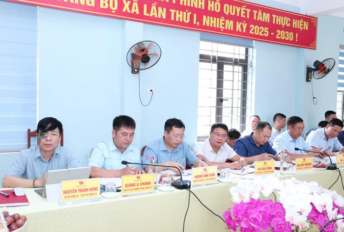 Đại biểu dự buổi khảo sát.
