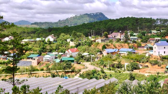 Việc sắp thôn, tổ dân phố là yêu cầu cấp thiết đối với phát triển kinh tế - xã hội, xây dựng nông thôn mới, đô thị văn minh, củng cố khối đại đoàn kết toàn dân tộc