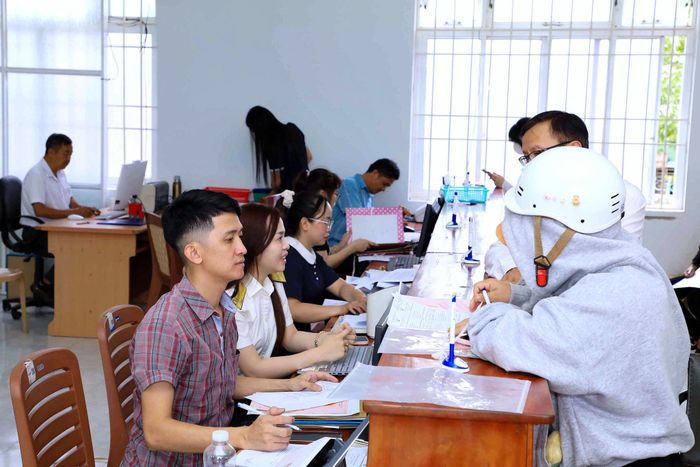 Người dân Lâm Đồng nâng cao sự hài lòng sau khi vận hành mô hình chính quyền địa phương 2 cấp