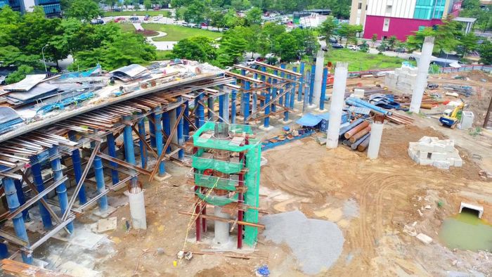 Với hạng mục hầm, nhà thầu đã hoàn thành ép cọc cho 10/15 đốt hầm hở; đổ bê tông xong 1/9 đốt hầm kín (đốt HK4A) và 2/15 đốt hầm hở (đốt HP7, HP8); đang thi công các đốt HP5, HP6 phía đường Hoàng Tùng.