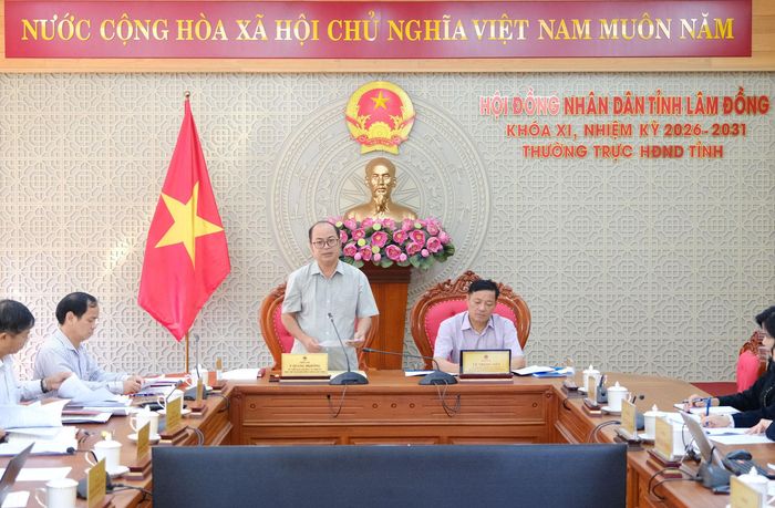 Đồng chí Y Quang BKrông, Ủy viên Ban Thường vụ Tỉnh ủy, Phó Chủ tịch HĐND tỉnh, Trưởng Đoàn giám sát phát biểu kết luận tại buổi làm việc