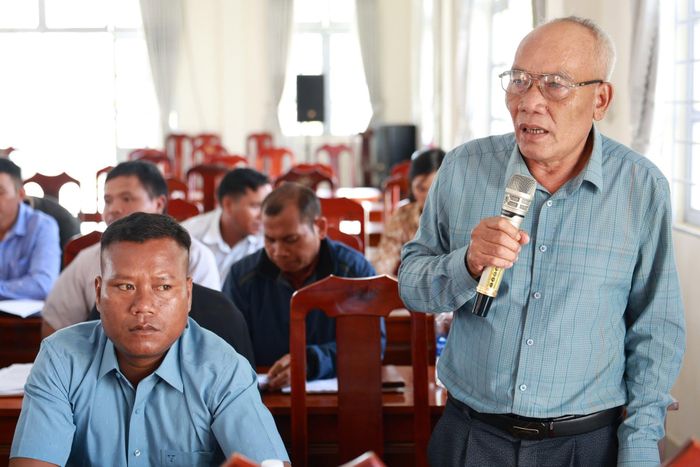 Người dân xã Đam Rông 3 tham gia đóng góp ý kiến liên quan đến công tác sắp xếp thôn trên địa bàn