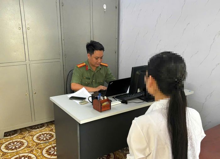 Phòng An ninh mạng và phòng chống tội phạm sử dụng công nghệ cao làm việc với ông N.V.C và chị P.H.T