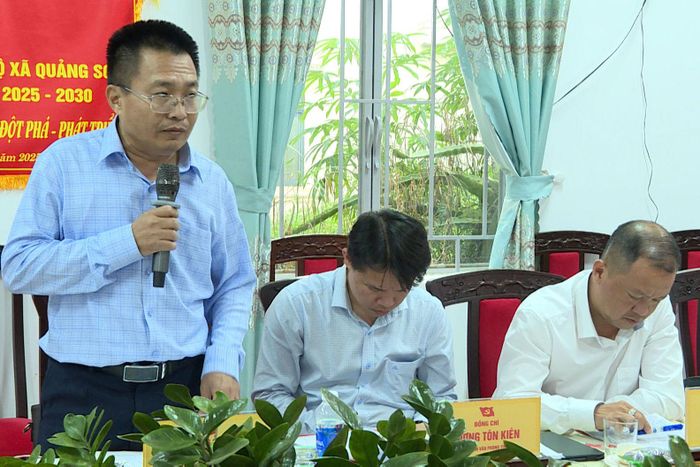 Phó Giám đốc Sở Nông nghiệp và Môi trường Lê Quang Dần đề nghị xã Quảng Sơn đẩy mạnh phát triển kinh tế nông nghiệp, tiếp tục quan tâm thực hiện hiệu quả công tác giảm nghèo
