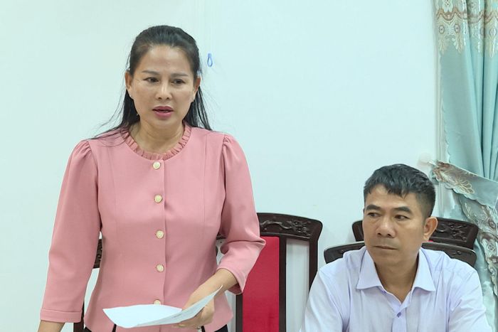 Đồng chí Nguyễn Thị Thu Hường, Ủy viên Ban Thường vụ Tỉnh ủy, Bí thư Đảng ủy, Chủ tịch HĐND xã Quảng Sơn kiến nghị tỉnh quan tâm đầu tư mở rộng Quốc lộ 28 đoạn qua trung tâm xã