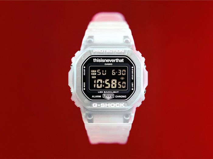 Casio G-Shock DW-5600TNT-7 là sản phẩm hợp tác với thương hiệu thời trang đường phố thisisneverthat có trụ sở tại Seoul.