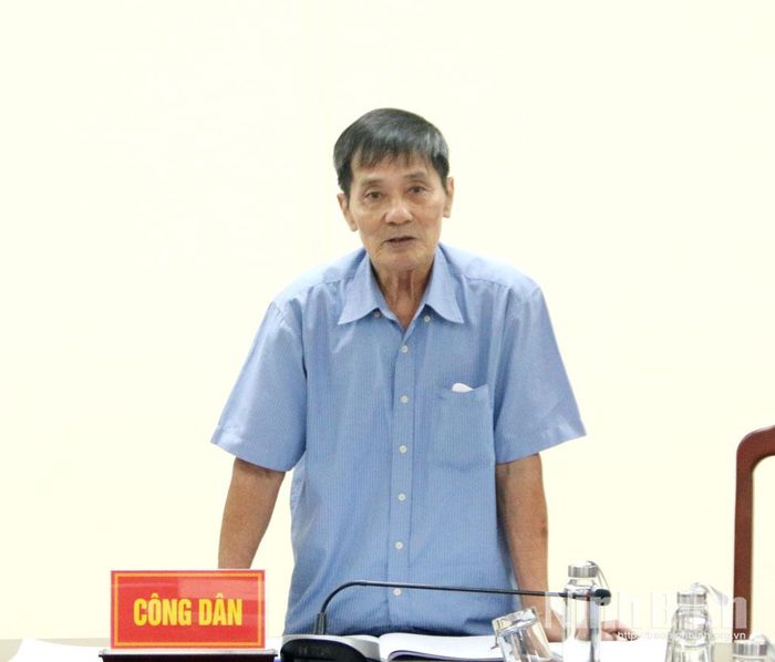 Công dân Hoàng Kim Động (xã Giao Hòa) phát biểu tại phiên tiếp công dân.