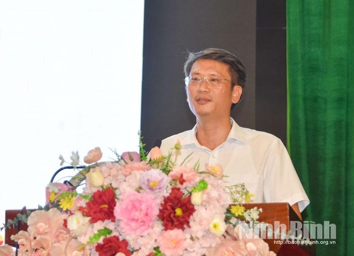 Đại diện Sở Tư pháp truyền đạt một số quy định của pháp luật trong lĩnh vực Hộ tịch.