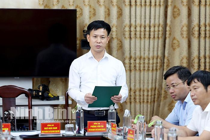 Lãnh đạo xã Giao Hòa phát biểu ý kiến tại hội nghị.