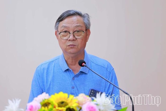 Cử tri xã Võ Miếu phát biểu phản ánh, kiến nghị tới đại biểu HĐND tỉnh.