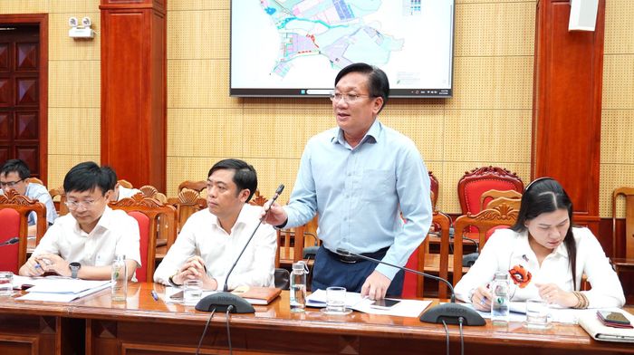 Lãnh đạo xã Phú Trạch phát biểu tại buổi làm việc - C.H
