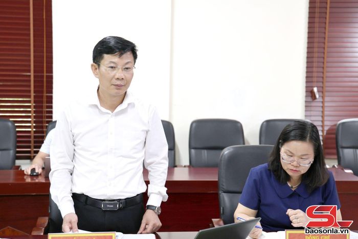 Lãnh đạo UBND xã Pắc Ngà phát biểu tại cuộc giám sát.