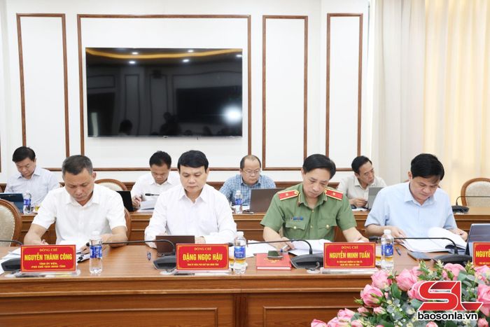 Các đại biểu dự hội nghị.