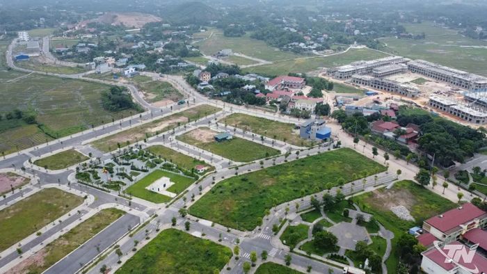 Từ khi thực hiện chính quyền địa phương hai cấp, tỉnh Thái Nguyên đã thực hiện giải phóng mặt bằng nhiều dự án, công trình. Trong ảnh: Khu đô thị Cầu Trúc ở phường Bách Quang nhìn từ trên cao.