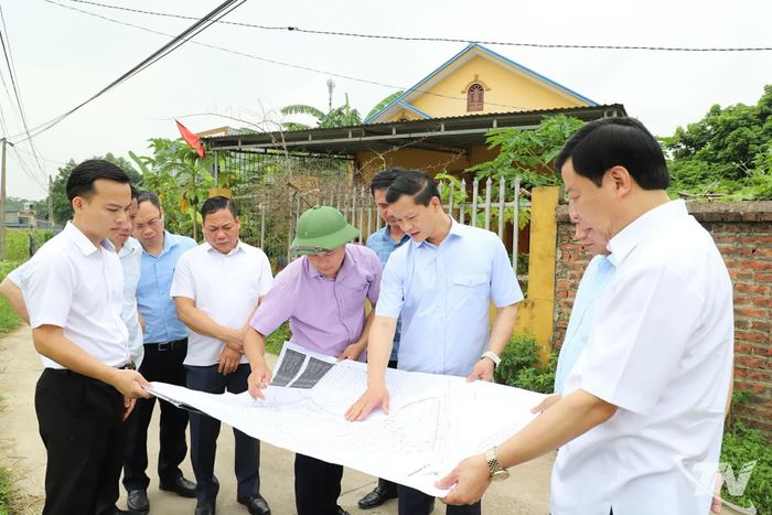 Đoàn công tác kiểm tra Khu tái định cư Đồng Xe, phường Quan Triều.